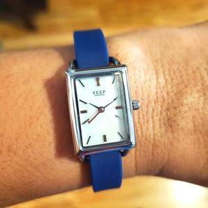 Silicone strap watch